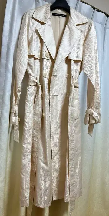실크 100% 아이보리 펄 화이트 베이지 트렌치코트