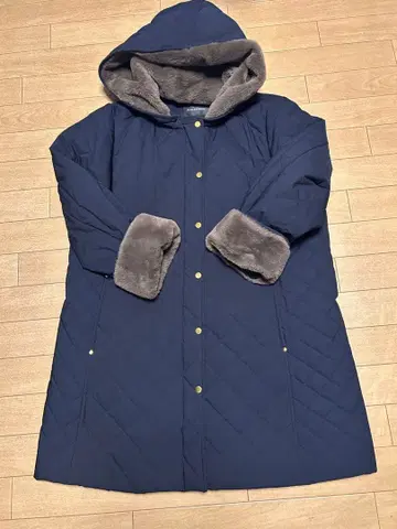 GALLORIA 네이비 퀼팅 코트