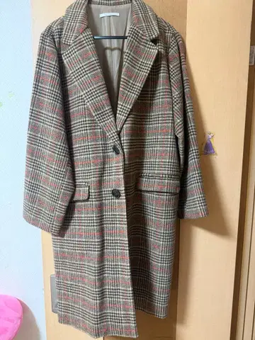 체크 무늬 체스터 코트