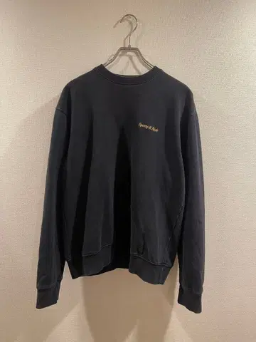 블랙 로고 맨투맨