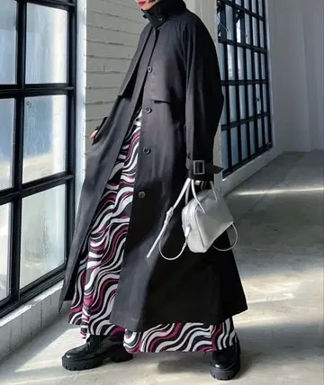 블랙 롱 트렌치코트 PAGEBOY