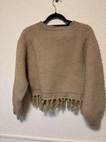 프린지 장식 베이지 니트