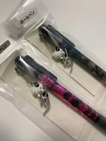 [ 미개봉 새상품 ] 히무로 쿄스케 x 헬로키티 콜라보 볼펜 2개 세트