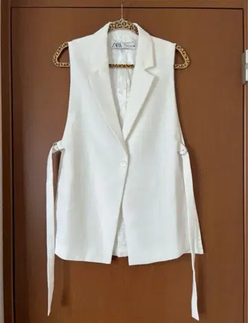 새상품급 ZARA 화이트 베스트