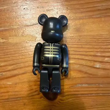 BE@RBRICK BTS 100% 피규어