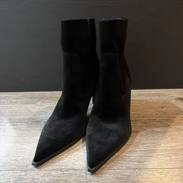 ZARA 벨로아 부츠