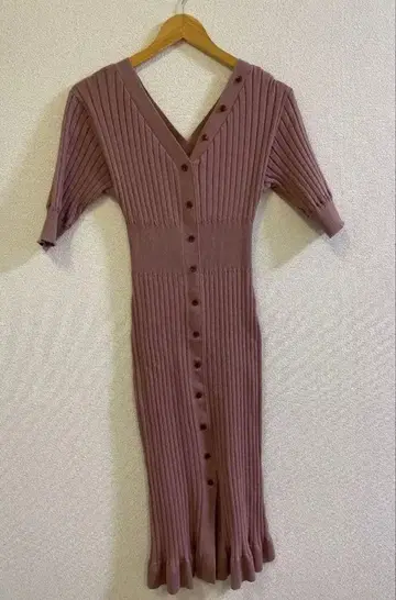 SNIDEL 프론트 버튼 니트 원피스