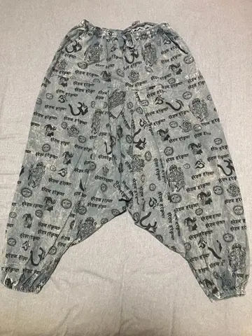 그레이 사루엘 팬츠 옴 심볼 프린트