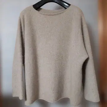 데닐 라쿤 니트 베이지 컬러