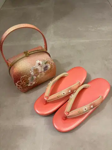 꽃무늬 백과 조리 세트