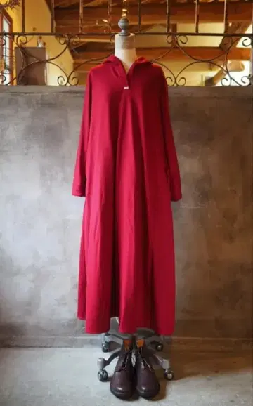 사라 [미사용 새상품급!] 후드 원피스 긴팔 울 니트 레드