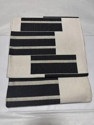 화이트와 블랙 스트라이프 후쿠로 오비