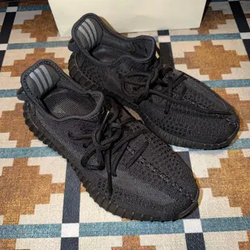 블랙 스니커즈 부스트 밑창