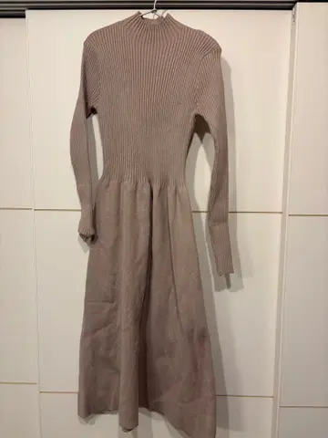 베이지 니트 원피스 M 사이즈 긴팔