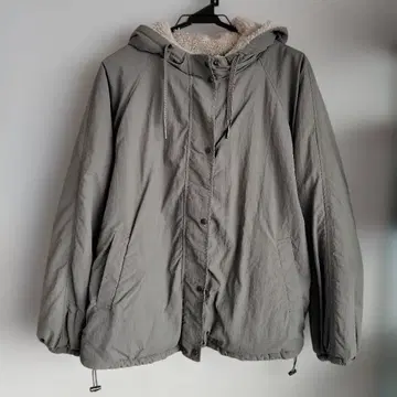 보아 안감 부착 그레이 점퍼