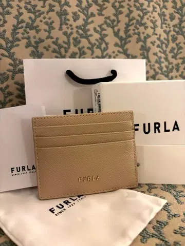 미사용 새상품 FURLA 베이지 가죽 카드 케이스 패스 케이스
