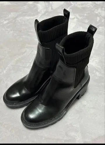 ZARA 여성용 숏부츠 사이즈 37 (23.5cm~24cm)
