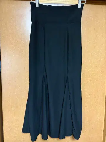 SNIDEL 블랙 머메이드형 스커트