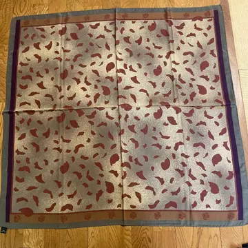 이탈리아제 대형 실크 잎사귀 무늬 스카프 88cm