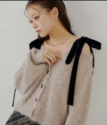 Chico [브로치 탈부착 가능] 벨로아 리본 루즈 니트 가디건