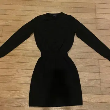 theory 블랙 긴팔 무릎 기장 원피스 S