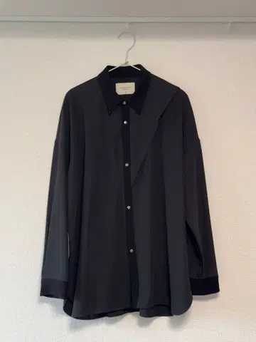 PUBLIC TOKYO 블랙 셔츠 ( M 사이즈 )