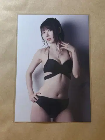 토죠 리오 브로마이드