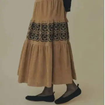 [ 새상품급 ] 미나 페르호넨 blumen 갸더 스커트 사이즈 40