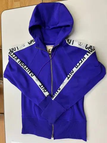 beauty:beast 뷰티 비스트 저지 후드티