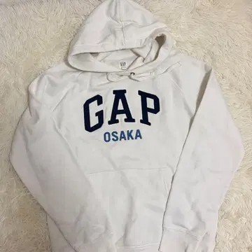 GAP 화이트 후드티 OSKA