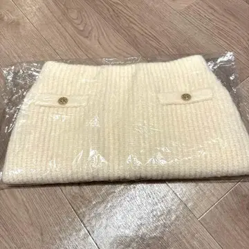 Her lip to Pure Boucle Knit Set Snow S