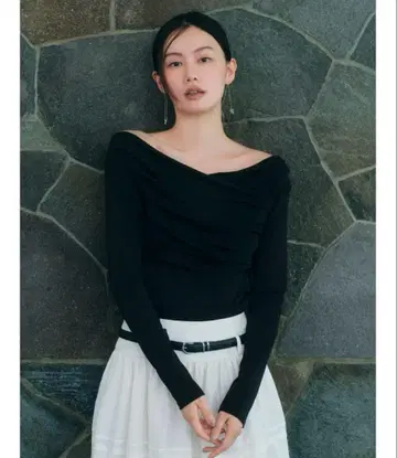 FRAY I.D / 오프숄더 상의