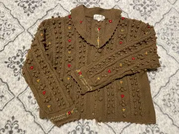 펠리시모 폼폼 장식 편직 자수 카라 부착 가디건 브라운 M 사이즈