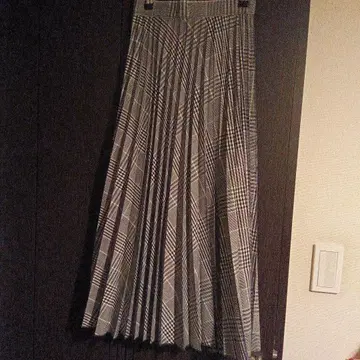 코코딜 플리츠 롱 스커트