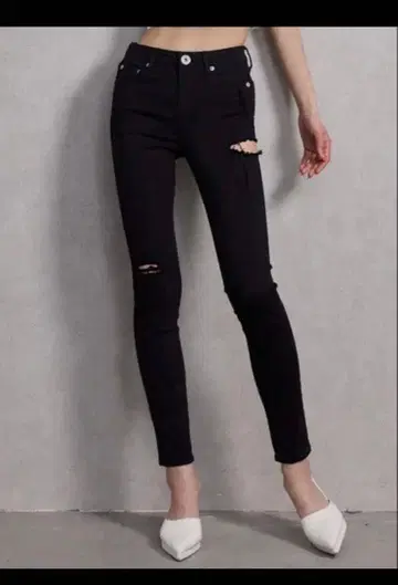 블랙 데미지 가공 스키니 팬츠