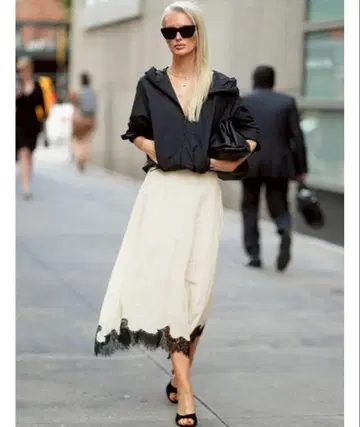 24시간 이내 발송 유니클로 윈드프루프 스탠드 블루종 블랙 XL