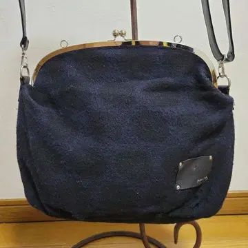 풀드 가마구치 숄더백