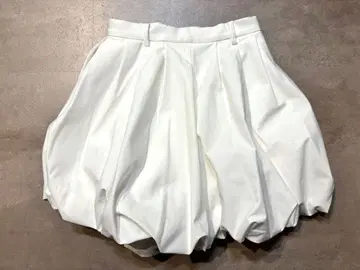 SINDIEL 화이트 플레어 스커트