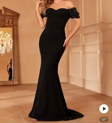 오프숄더 머메이드 블랙 드레스
