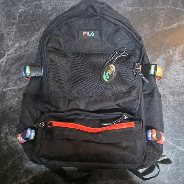 BTS 휠라 FILA모델 블랙 백팩 가방 판매합니다