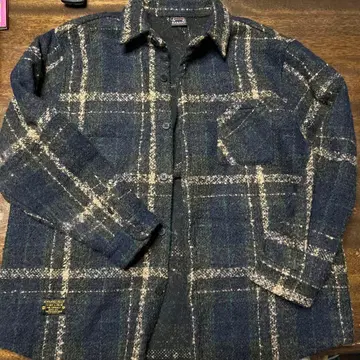 KARAKU 네이비 계열 체크 무늬 긴팔 셔츠