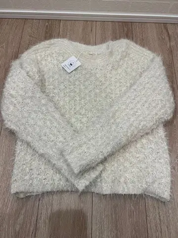 Chic me 화이트 니트 긴팔