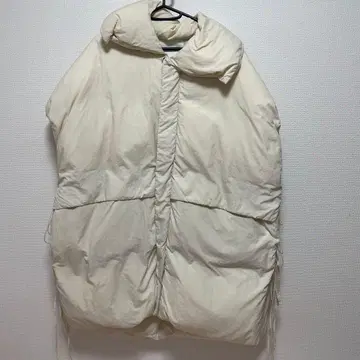 Mila Owen 화이트 다운 베스트