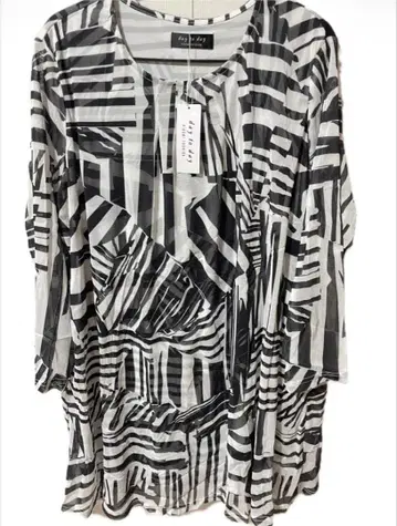 새상품 정가 1.9만 daytoday 히로마요시다 블라우스