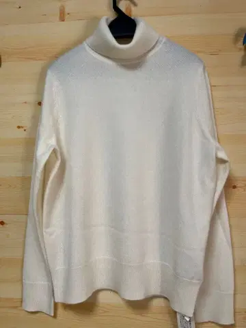 [ 미사용 새상품 ] 다마 컬렉션 터틀넥 스웨터