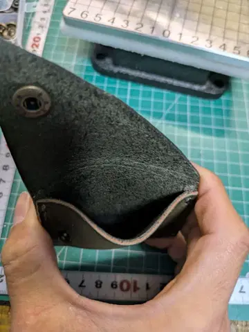 카키 가죽 반지갑