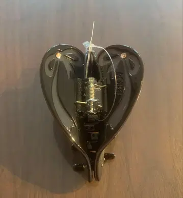 POTETE 리본 하트 클립 브라운