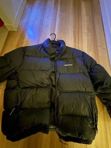 thisisneverthat 다운