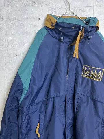 해외 구제 의류 아우터 자켓 네이비 컬러 자수 로고 마운틴 후드티