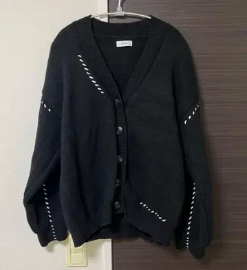 [새상품급] 블랙 니트 가디건 스티치 아우터